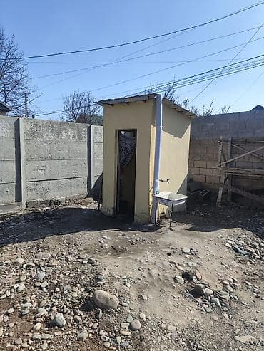 Продаётся дом земельный участок с ограждённой территорией.район — 3