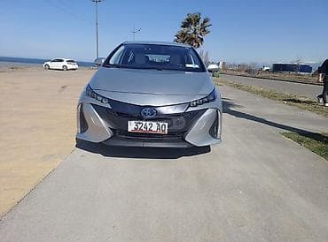 prius: Toyota Prius: 2020 г., Гибрид, Лифтбек — 3