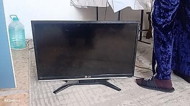 Телевизор LG, диагональ примерно 24–27 дюймов (16:9). Ютуб интернет