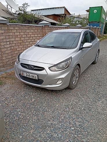 Hyundai Solaris: 2012 г., 1.6 л, Автомат, Бензин, Седан