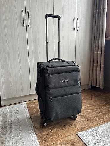 Чемоданы: Чемодан, Новый, Материал: Полиэстер, Маленький (до 40 л), Водонепроницаемость, Вращающиеся колеса на 360°, Кодовый замок — 3