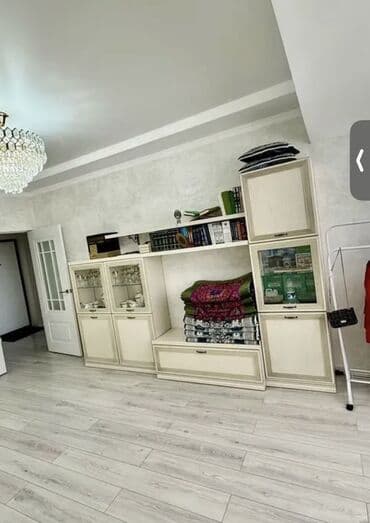 продаю бу кухонный шкаф: Модульная гостиная/стенка в классическом стиле, цвет светлый — 1