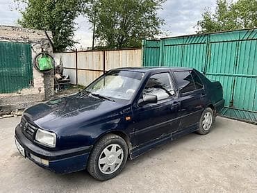 cla 220: Volkswagen Vento: 1992 г., Механика, Седан — 2