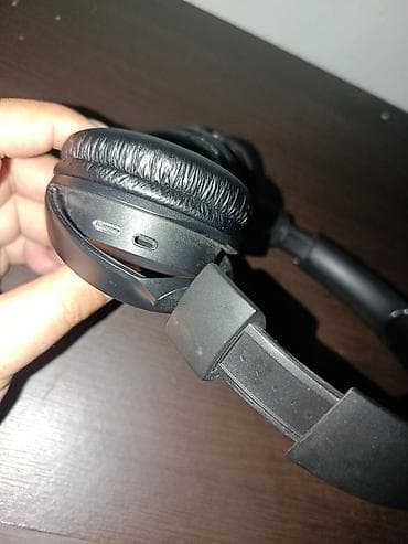 чехол: Беспроводные накладные наушники с регулировкой оголовья и мягкими — 1