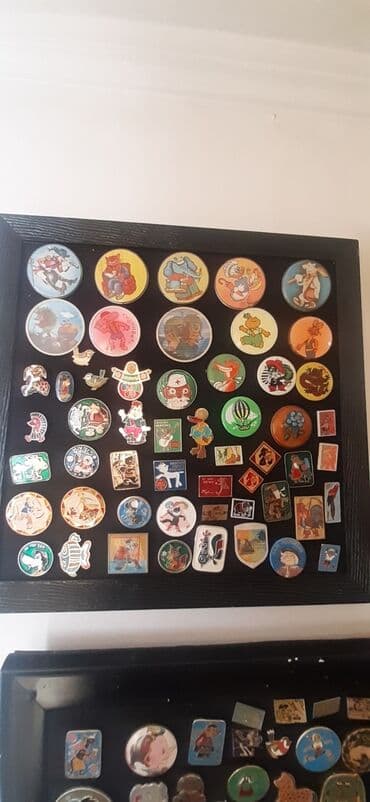продаю медали: Продаю коллекции детских значков выпущен советские время. Коллекция — 10