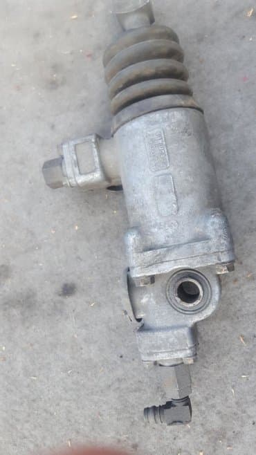 пневматический домкрат: Цилиндр воздушный включения масляного и воздушного масляного насоса на — 1