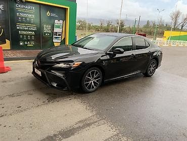 Toyota Camry: 2021 г., 2.5 л, Автомат, Бензин, Седан