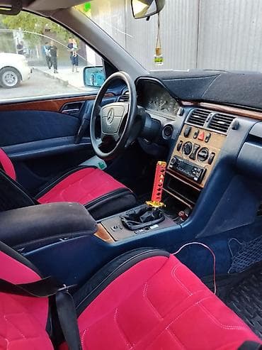g wagon: Mercedes-Benz E-Class: 1998 г., 2 л, Механика, Бензин, Универсал — 8