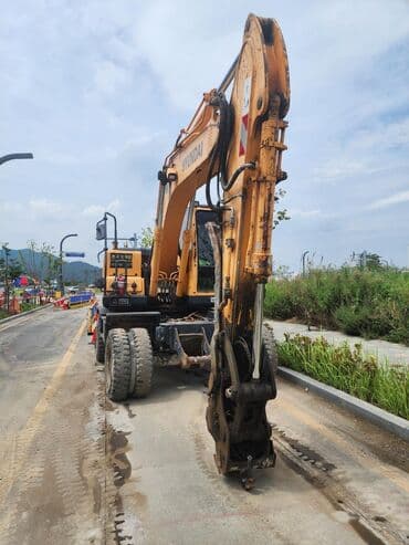 срочно продаю в связи с переездом: Экскаватор, 2014 г. — 4