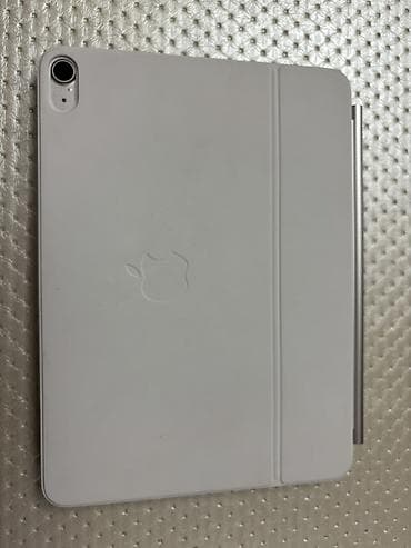 клавиатура белая: Планшет, Apple, память 128 ГБ, 10" - 11", Wi-Fi, Б/у, Классический цвет - Белый — 1