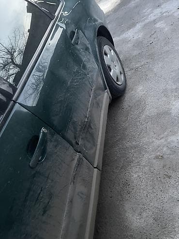 Унаа сатуу: Volkswagen Passat: 2003 г., 2 л, Кол менен иштөөчү, Бензин, Седан — 5