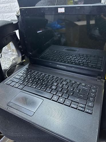 Ноутбук eMachines, классический 15.6" Характеристики: - Экран: 15.6"