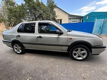 ли 9 авто: Volkswagen Vento: 1994 г., 1.8 л, Механика, Седан — 8