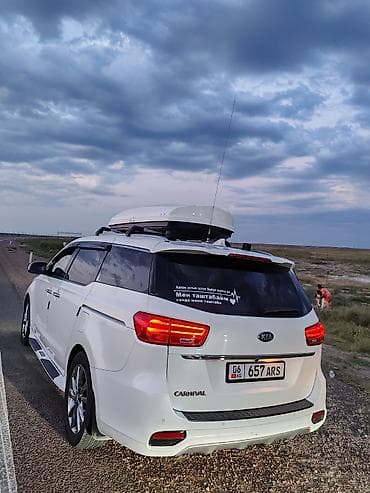 машины на вариант: Kia Carnival: 2019 г., 2.2 л, Автомат, Дизель, Минивэн — 6