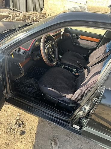 accord 2 4: Audi A4: 1991 г., 2 л, Механика, Бензин, Седан — 5