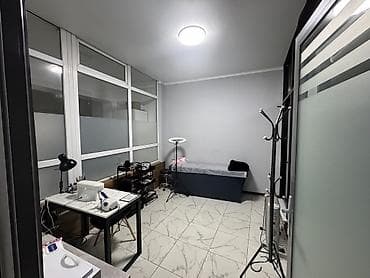 Коммерческая недвижимость: Аренда офисов, 15 м², В жилом комплексе, 1 линия, С отдельным входом, С системой безопасности — 1