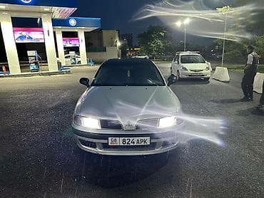 Mitsubishi Carisma: 2001 г., 1.6 л, Автомат, Бензин, Седан