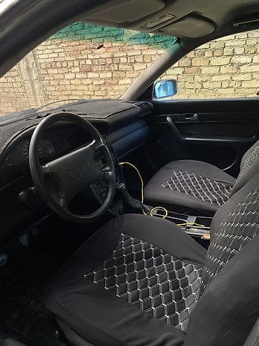 аудио техника: Audi 100: 1991 г., 2 л, Механика, Бензин — 7