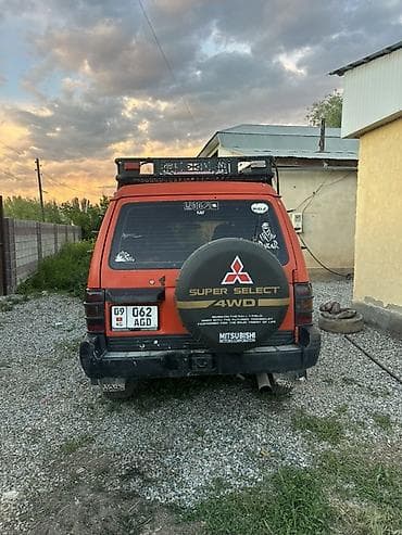 продам в связи с переездом: Mitsubishi Pajero: 1993 г., 3 л, Механика, Внедорожник — 3