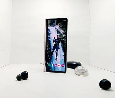 note 21 ultra: Samsung Galaxy Fold 2, Б/у, 256 ГБ, цвет - Золотой, 1 SIM, 2 SIM — 5