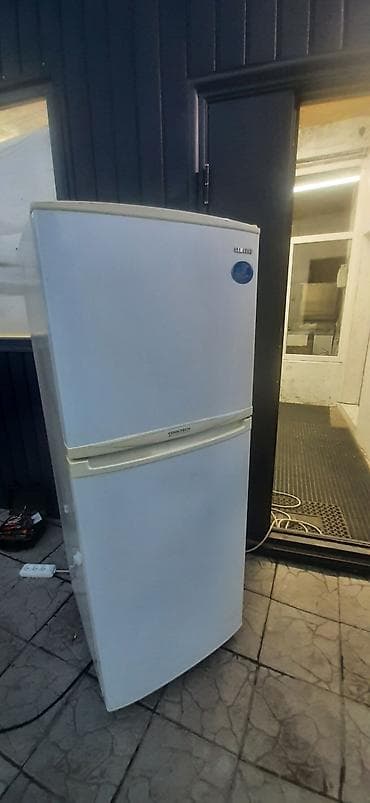 sharp aquos: Холодильник Samsung, Двухкамерный — 4