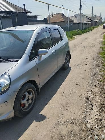 двигатель на фит: Honda Fit: 2002 г., Механика, Бензин, Хэтчбэк — 3