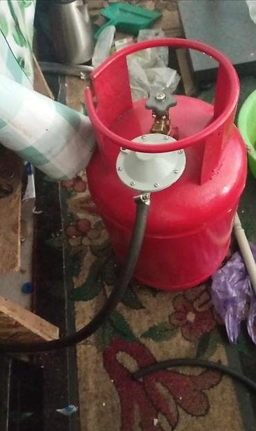 Газ балон 27л бу комплект с редуктором, газом и шлангом. газ балоны