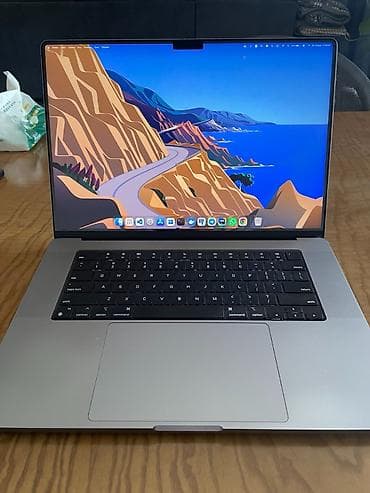 Продается MacBook Pro 16" M1 Pro Space Gray • Процессор Apple M1 Pro