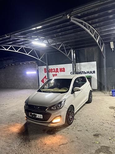 калганы: Chevrolet Spark: 2016 г., 1 л, Кол менен иштөөчү, Бензин, Хетчбек — 2