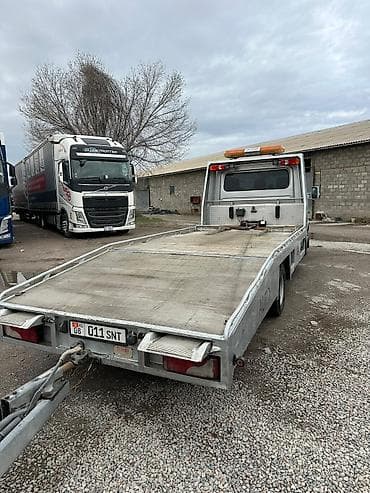 куб бетон: Эвакуатор, Mercedes-Benz, 2004 г., Ломаная — 3