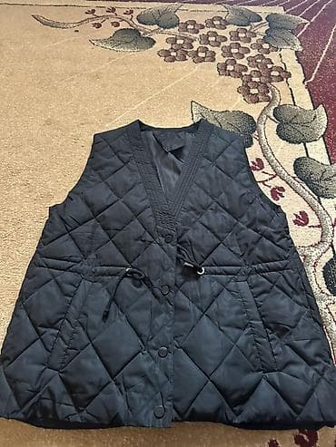 Женский набор одежды (несколько вещей) 1) Стёганый жилет - Цвет