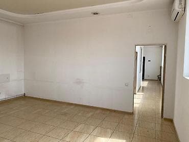 red center: 🔥Сдаётся помещение на Матросова 66 пересекает Суванбердиева. 3 — 5