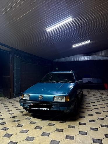 Volkswagen Passat Variant: 1992 г., 1.8 л, Механика, Бензин, Универсал