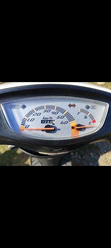 50 куб: Тип скутера Honda, 50 куб. см, Бензин, Б/у — 7