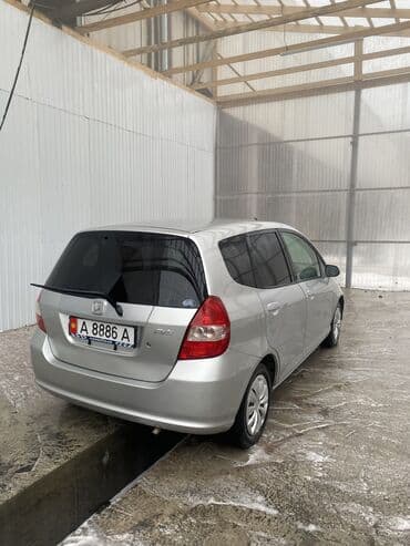 авто с китая: Honda Fit: 2002 г., 1.3 л, Вариатор, Бензин, Хэтчбэк — 3