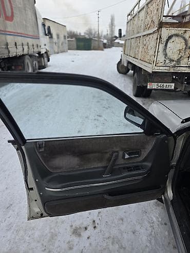 марх 2: Mazda 626: 1989 г., Механика, Бензин, Седан — 7