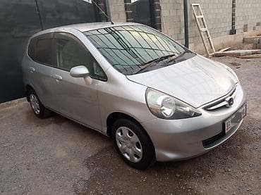 малометражки авто: Honda Fit: 2002 г., 1.3 л, Вариатор, Бензин, Хэтчбэк — 3