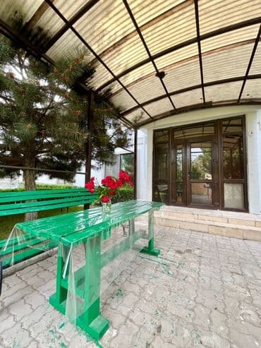 продаю дом рабочий гарадок: Коттедж, 220 м², 9 комнат, Собственник — 1