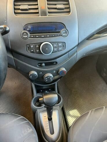 обмен машинами с доплатой: Chevrolet Spark: 2011 г., Автомат, Бензин, Хэтчбэк — 1