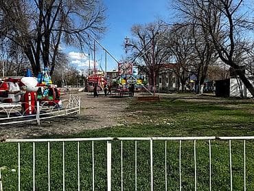 4 pot: Заборы металлические, 2 вида. Есть тяжелый забор с Толстого металла — 8