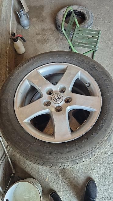 Комплект автомобильных колесных дисков с шинами. 1) Колесо Honda: - — 1