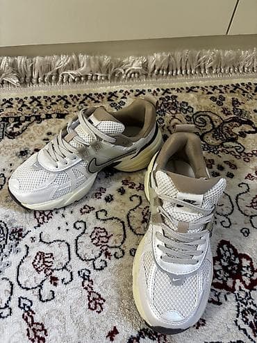 красовки валейбол: Продаю новые кроссовкине подошел размер . Размер 37,5 маломерки — 6