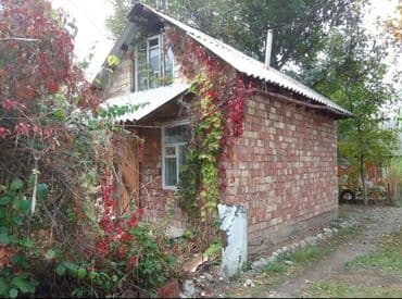 дом в кызыл суу: Дача, 52 кв. м, 2 бөлмө, Кыймылсыз мүлк агенттиги, Эски ремонт — 1