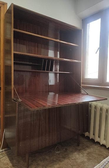 продаю сервант: Книжный шкаф, Дерево — 1