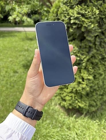 iphone 8 pro: IPhone 17 Pro, Б/у, 256 ГБ, White Titanium, Зарядное устройство, Чехол, Кабель, 97 % — 5