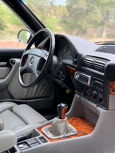 жак бу: BMW 5 series: 1990 г., 3 л, Кол менен иштөөчү, Бензин, Седан — 6