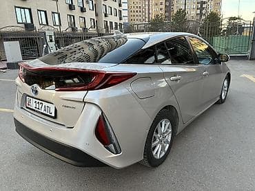 rav 4 2015: Toyota Prius: 2020 г., 1.8 л, Автомат, Гибрид, Хэтчбэк — 7