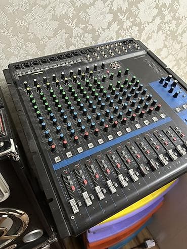 Б/у, Концертный, Без усилителя, Каналов: 16, Разъем: Jack, Есть эквалайзер