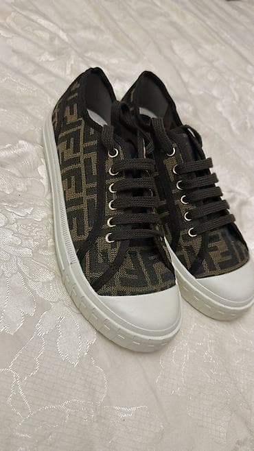 фенди: Мужские кроссовки, 39, Fendi, Б/у, цвет - Коричневый, Платная доставка — 1