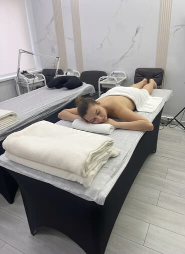 оборудования для столовой: Срочно продаю кушетку с чехлом,состояние идеальное.Для наращивание и — 1